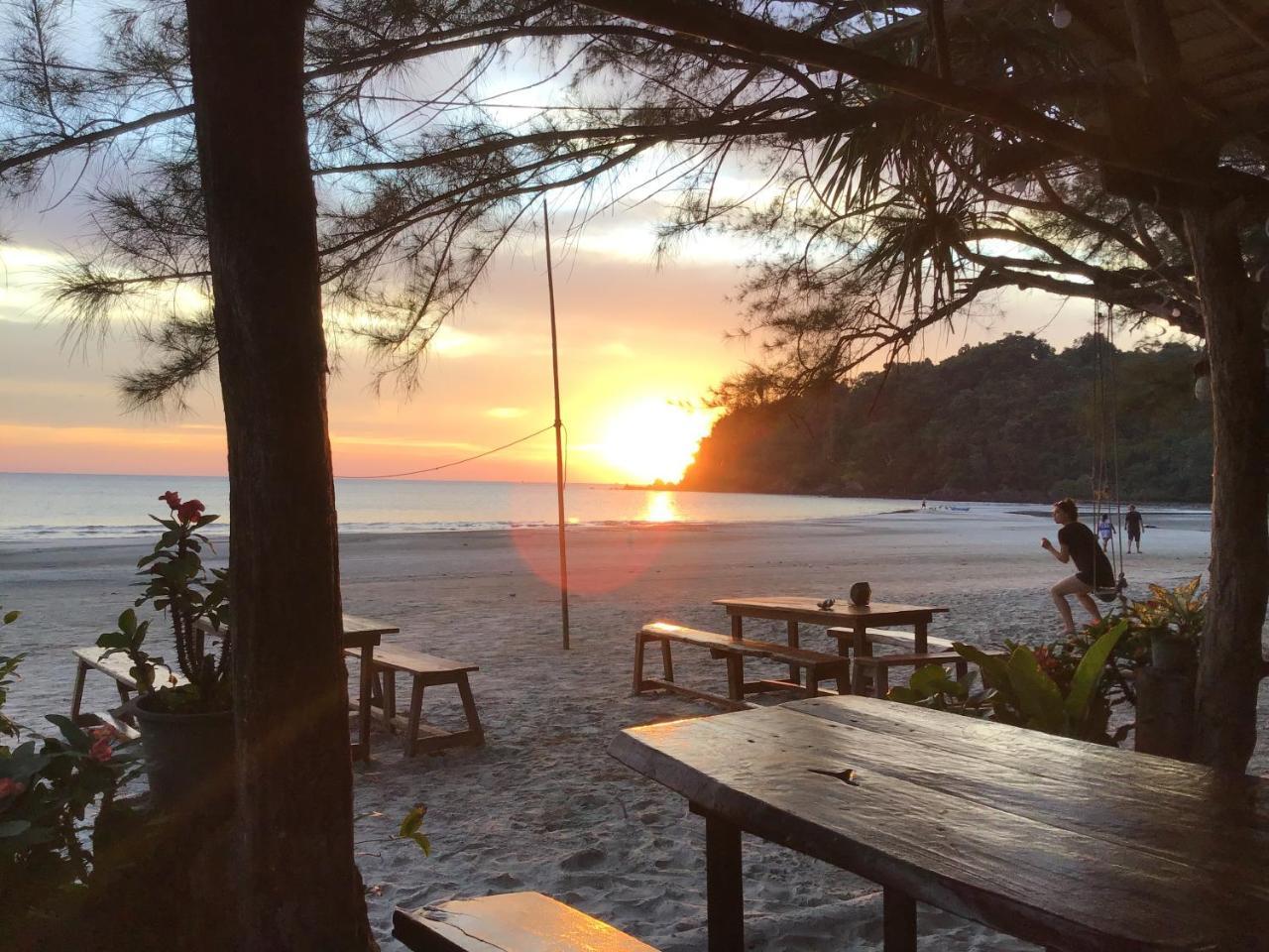 La Ong Lay Otel Koh Phayam Dış mekan fotoğraf
